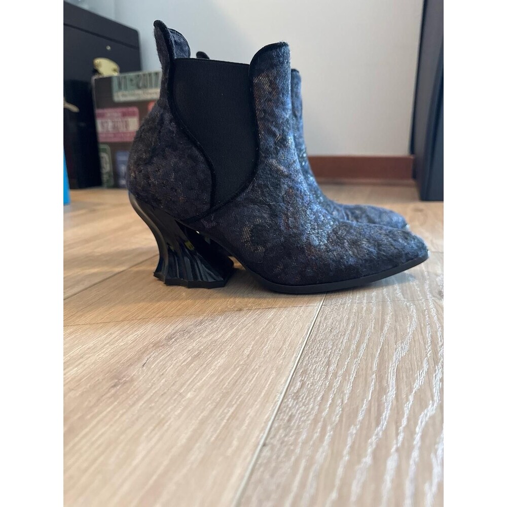 John Fluevog Ara Deliverance Chelsea Boots Navy Floral Sculpted Heel 6 w Box